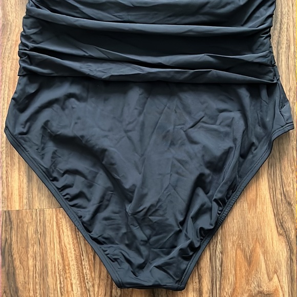 Bleu Rod Beattie Plunge Halter Twist One Piece - Picture 10 of 14